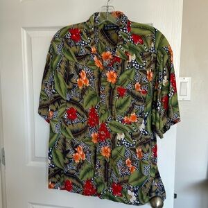 Vintage EverBlue original shades, 100% rayon L men’s button down Hawaiian shirt